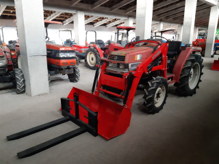 Malotraktor Mitsubishi MT23D + čelný nakladač