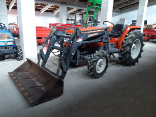 Malotraktor Kubota GL32DT + originál čelný nakladač